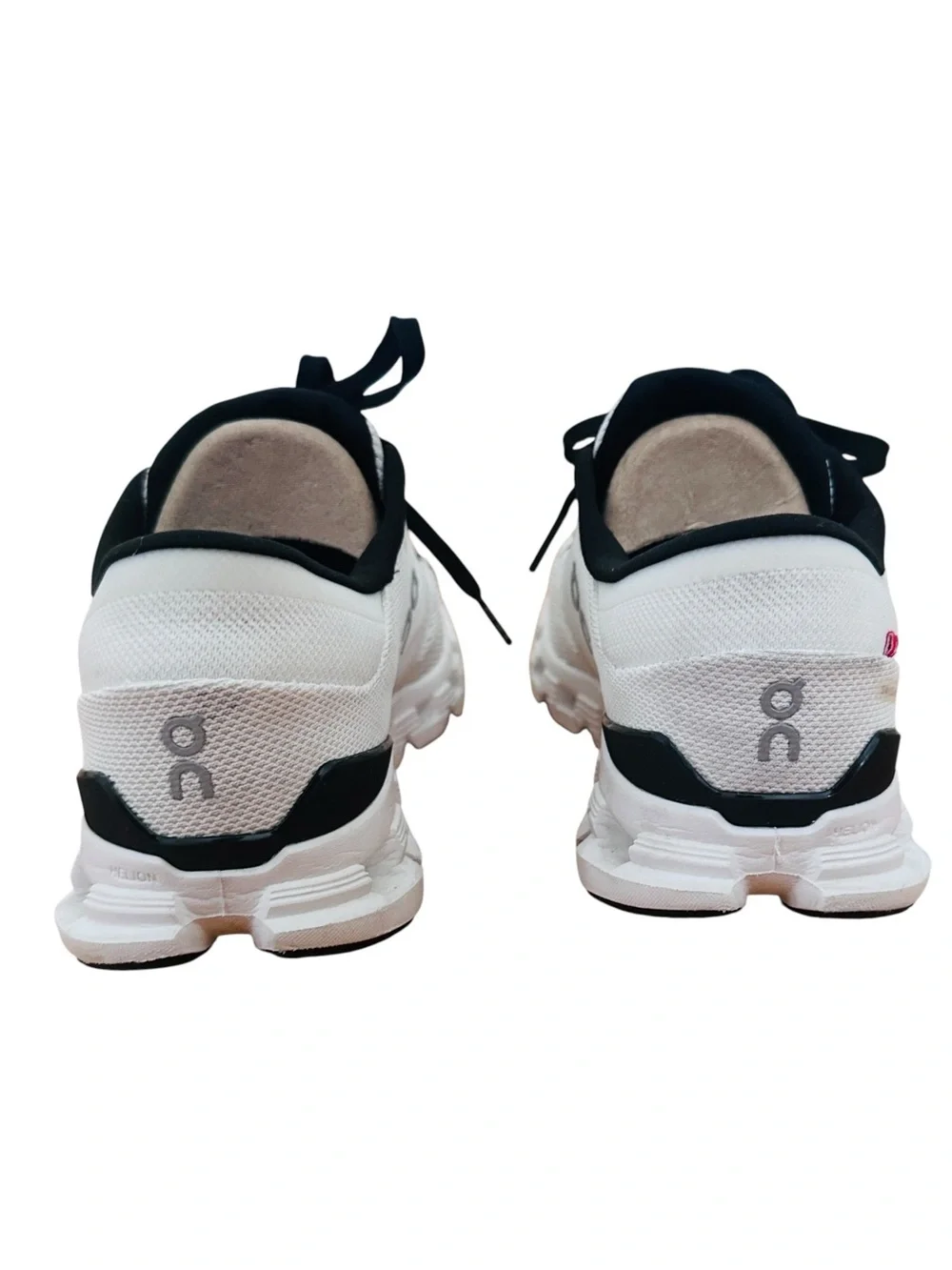 On Running Women’s Cloud X 4 Running Walking Sneaker Size 8.5 White